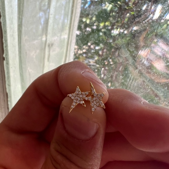 Gold star diamond earring! - Picture 1 of 3
